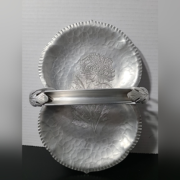 Vintage Trade Continental Mark Hand Hammered Aluminum Handled Floral Bowl Dish - Picture 6 of 10